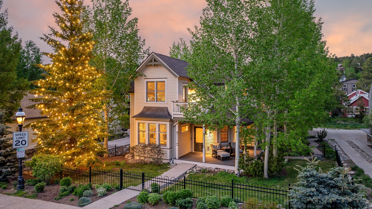 Welcome to Lansdowne Chateau in downtown Breckenridge
