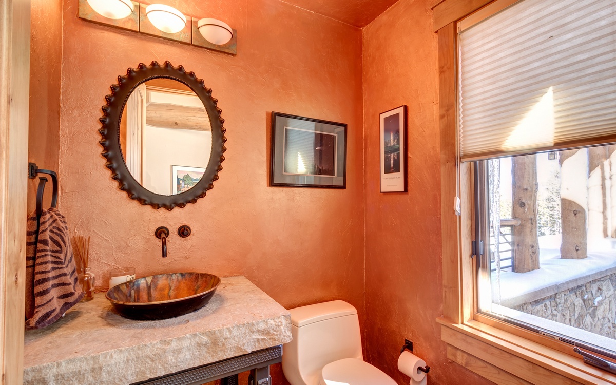 Powder Bath, Upper Level