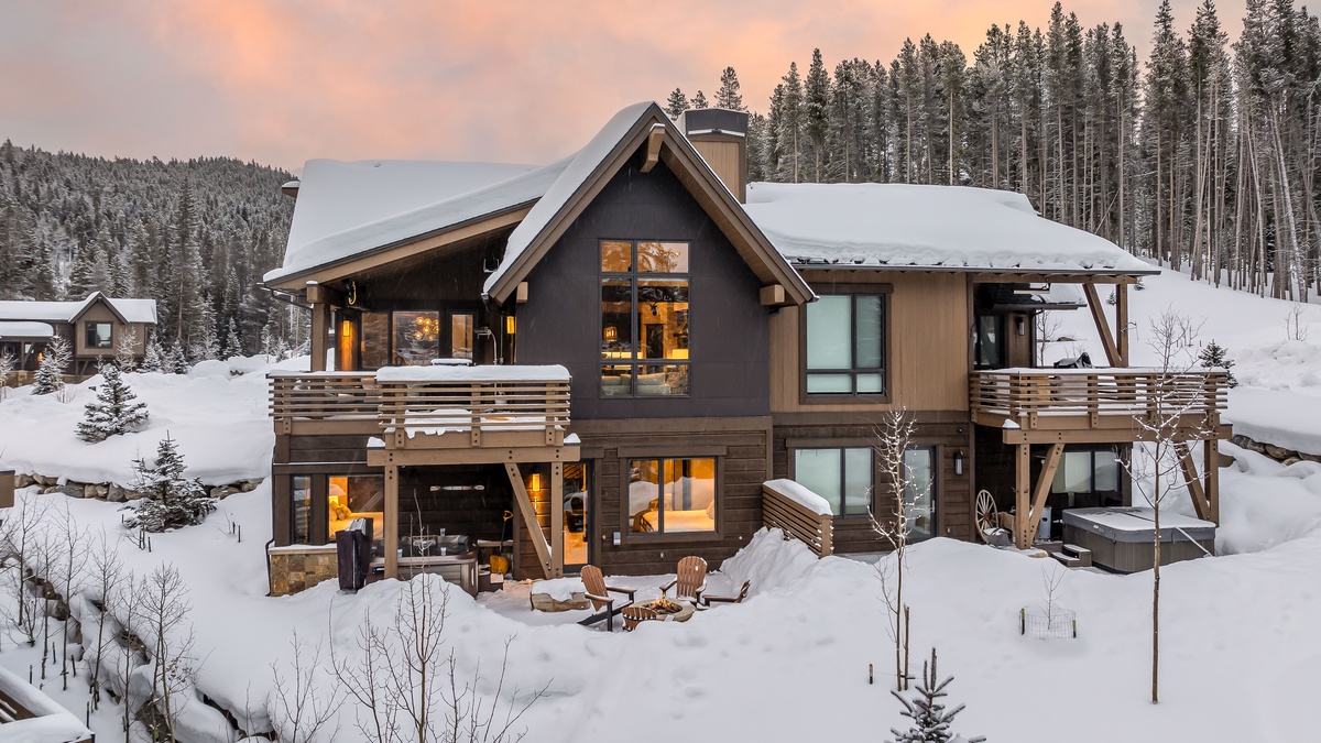 Aerial of River Haus with hot tub and gas firepit