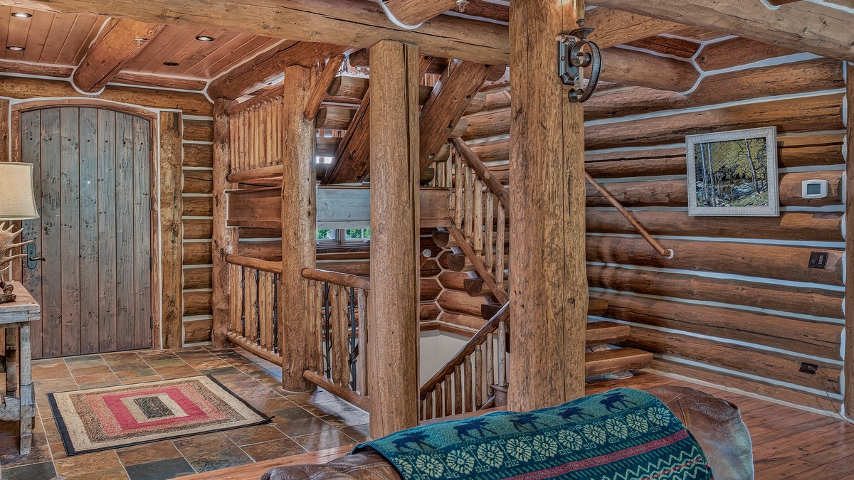 Entry, Main level