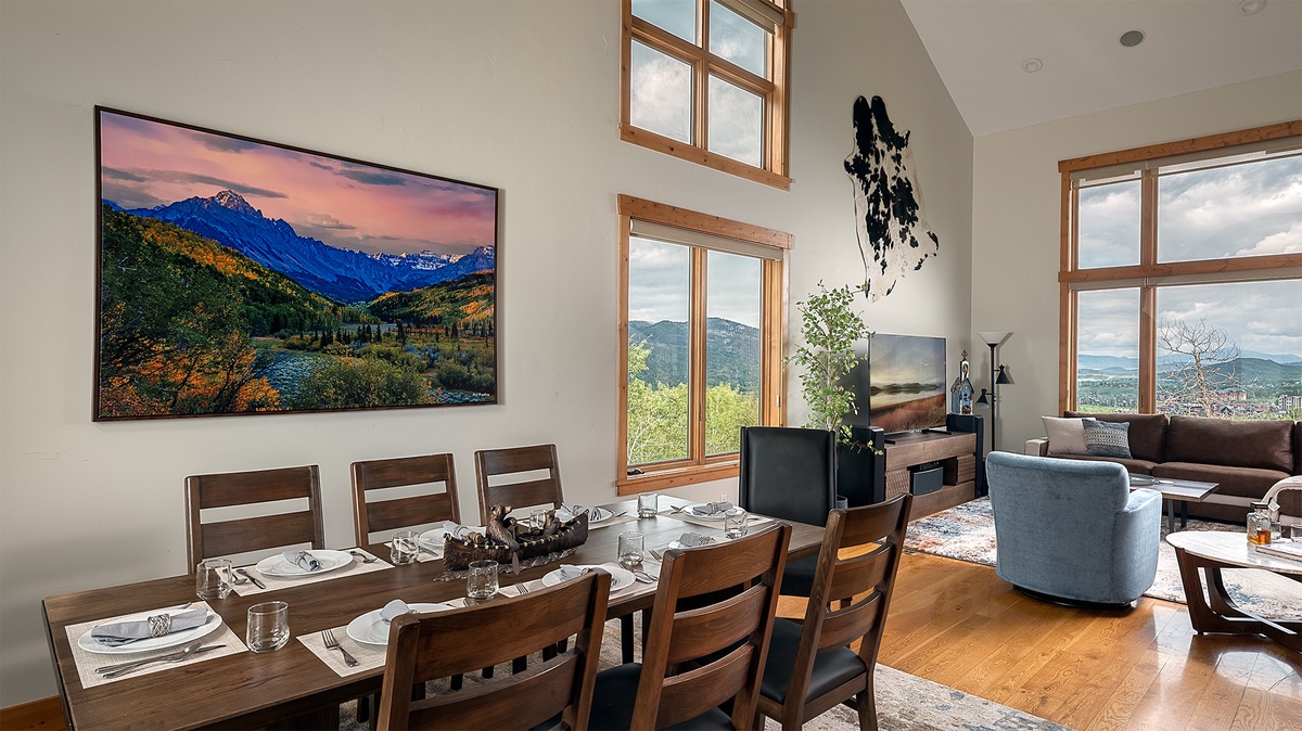 Dining Area, Main Level - Open to the great room with mountain views