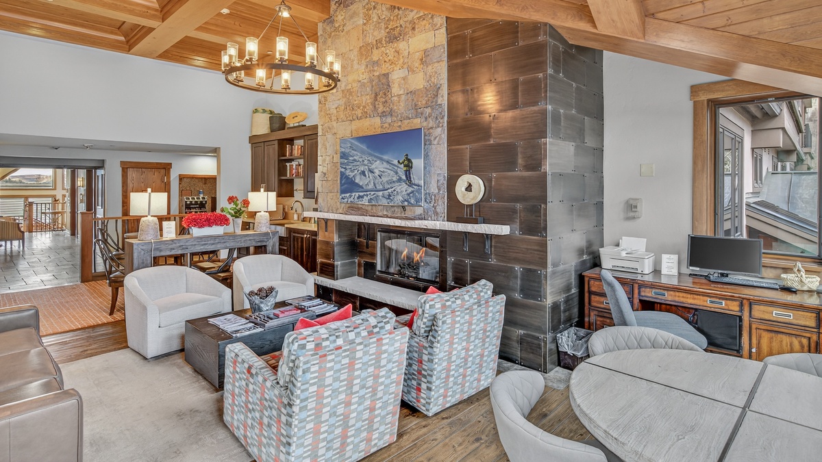 Highlands Slopeside Community Amenity: Great Room on second level with TV, work space, and self-serve coffee bar