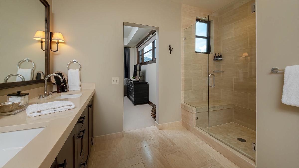 Bedroom 4, Main Level - Ensuite