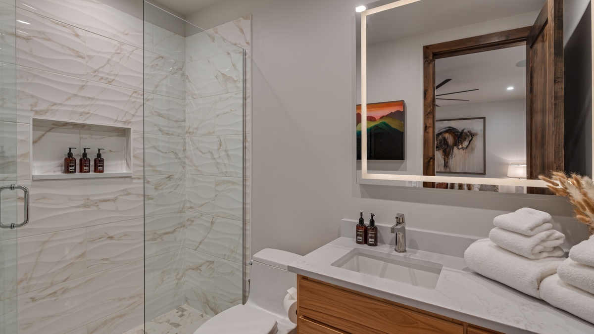 Bedroom 3, Lower Level - King ensuite 1 on lower level