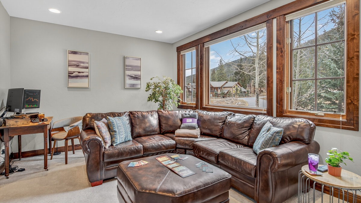 Office/Den, Main Level - Views