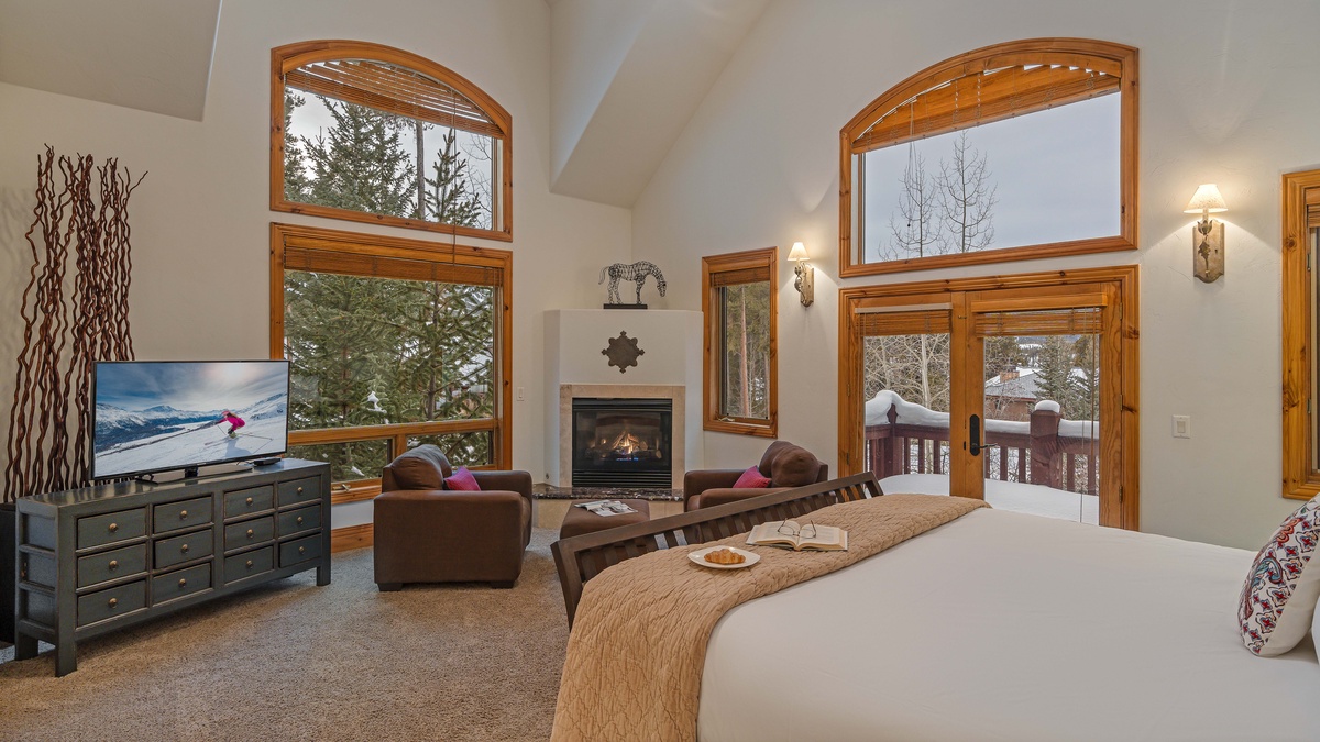 Bedroom 1, Main Level - Primary king suite on main level with fireplace