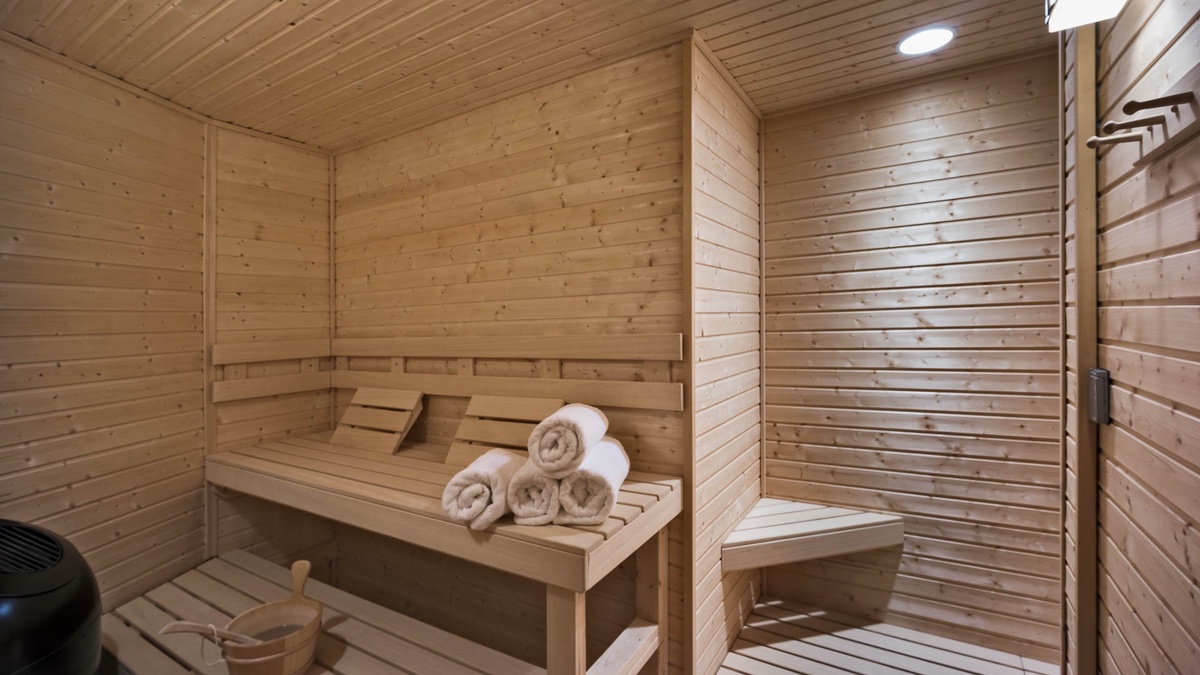 Private sauna, lower level