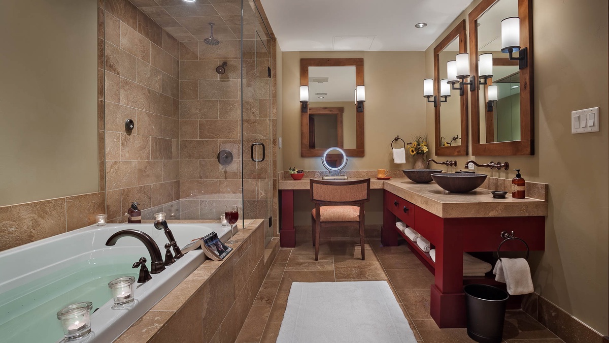 Bedroom 1, Main Level - Ensuite with soaking tub and walk-in shower