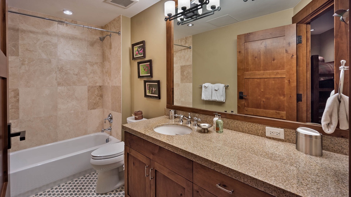 Bedroom 4, Main Level - Ensuite