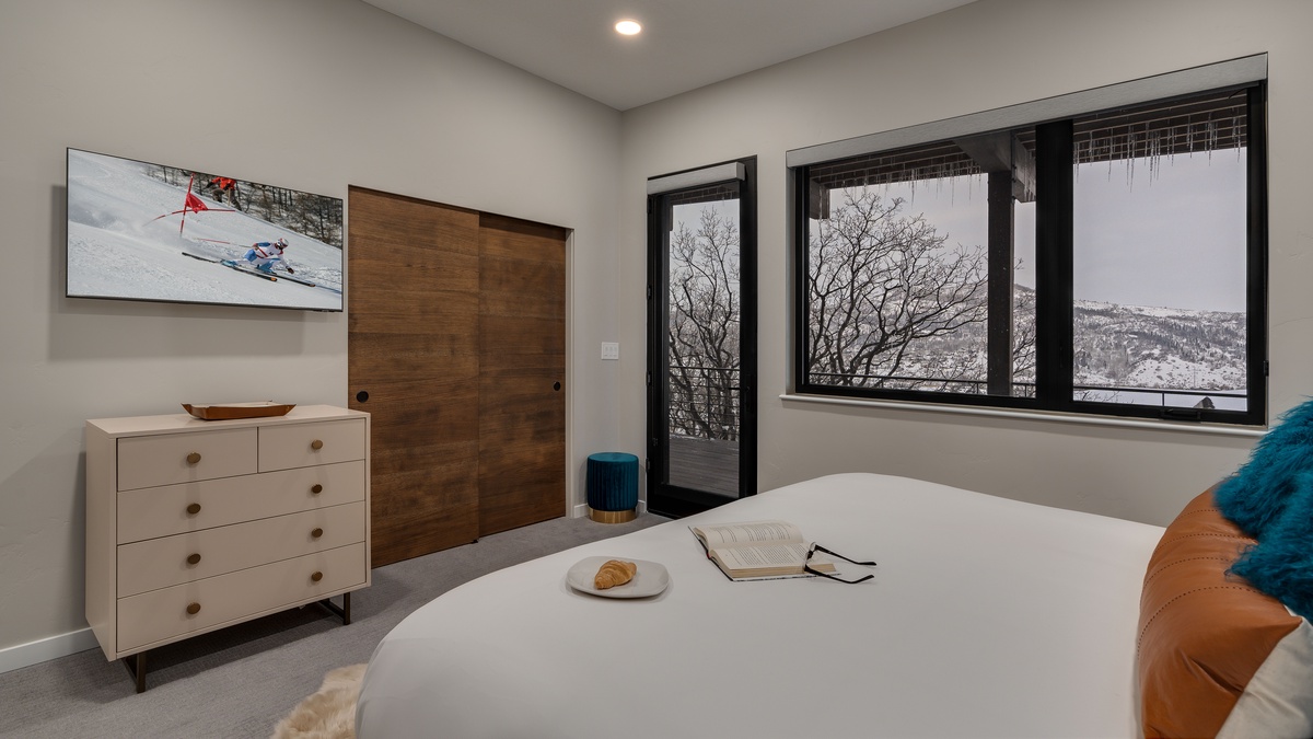 King suite 2 on lower level