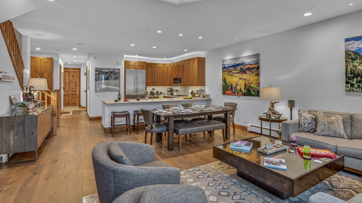 Great Room, Main Level