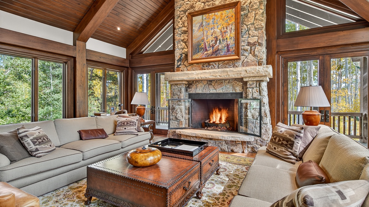 The greatest great room welcomes you after long days on the slopes