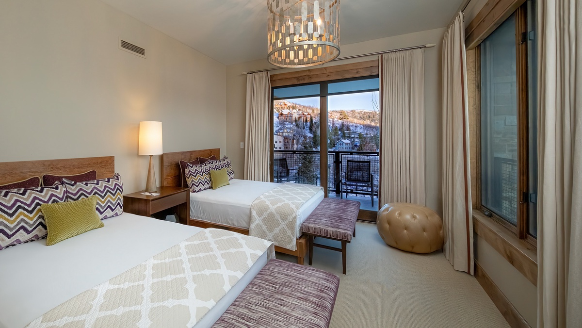 Bedroom 4, Main Level - Two full beds