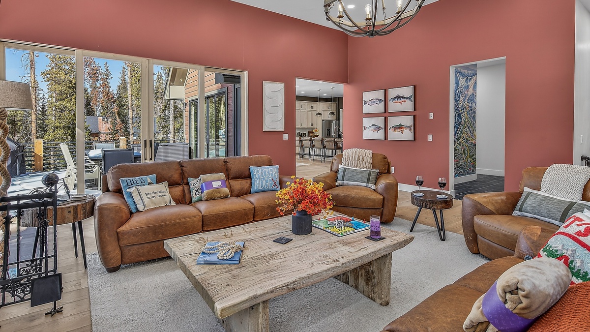 Great Room, Main Level - Fireplace and spacious seating area, perfect for groups