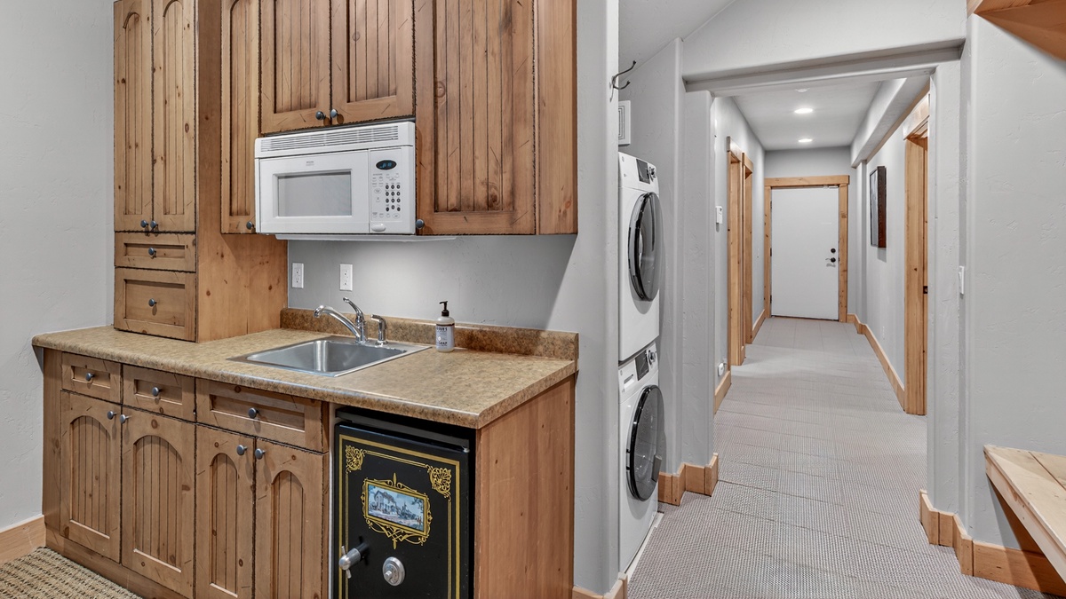 Lower Level, wet bar, laundry, and ski storage