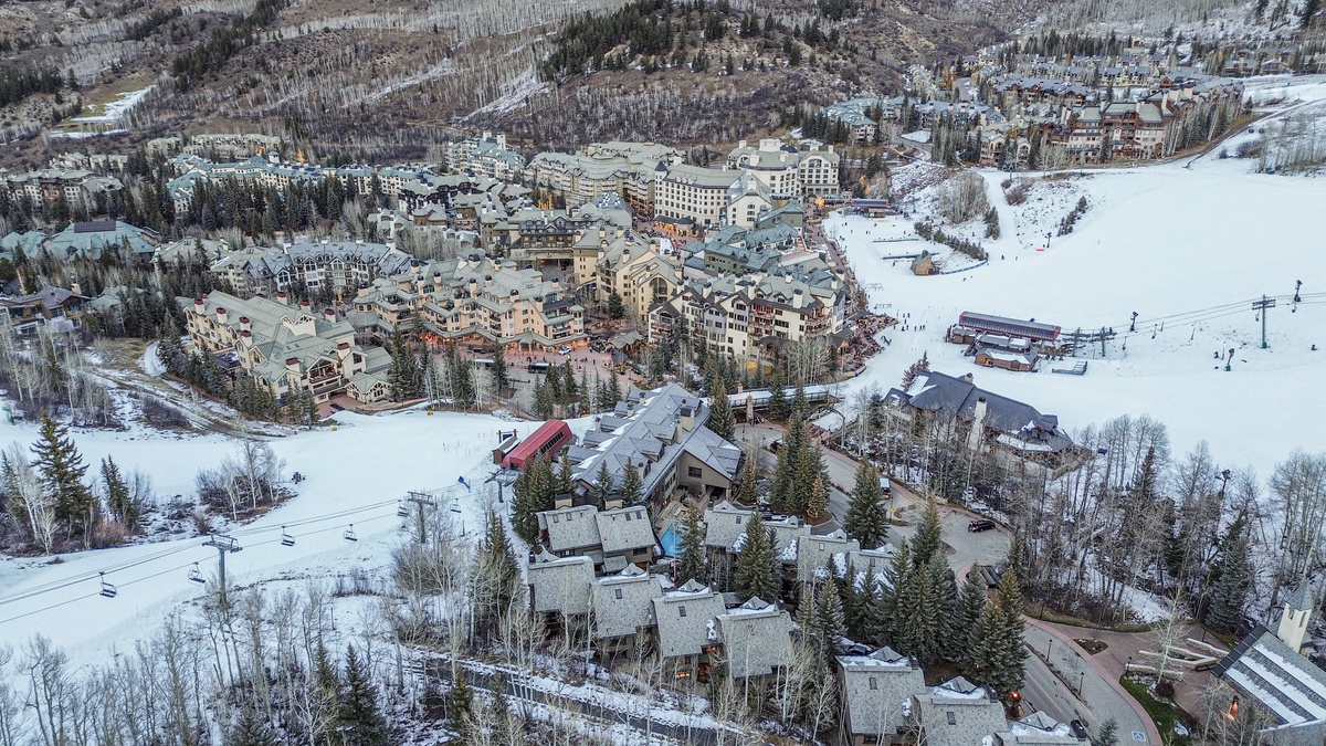 Short walk to multiple lifts