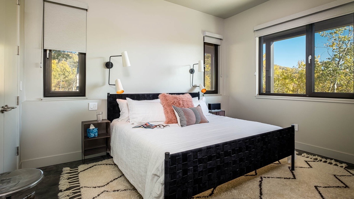 Bedroom 3, Lower Level - King bed