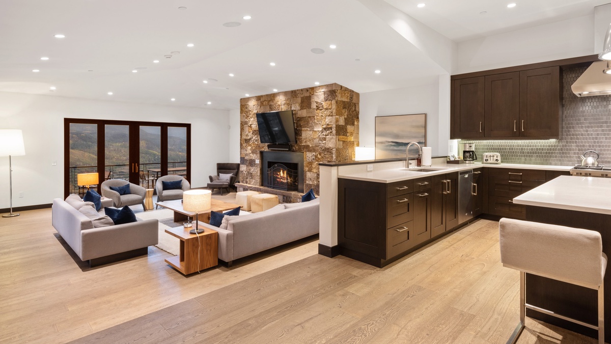 Great Room, Main Level