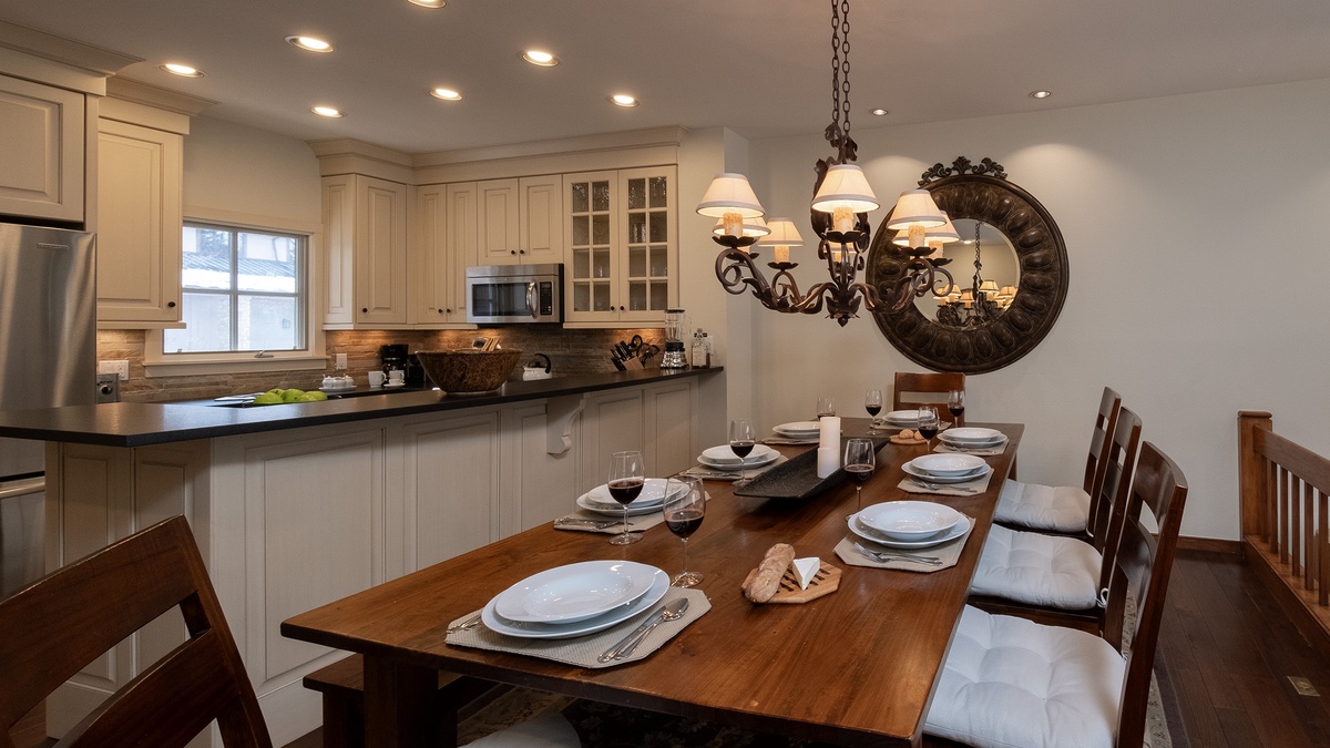 Dining Area, Main Level