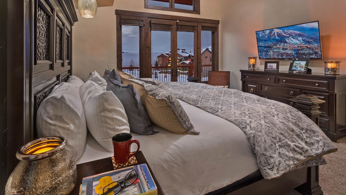 Bedroom 1, Upper Level - Primary king suite with loft access