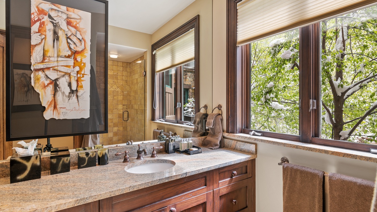 Bedroom 3, Lower Level - King bedroom ensuite