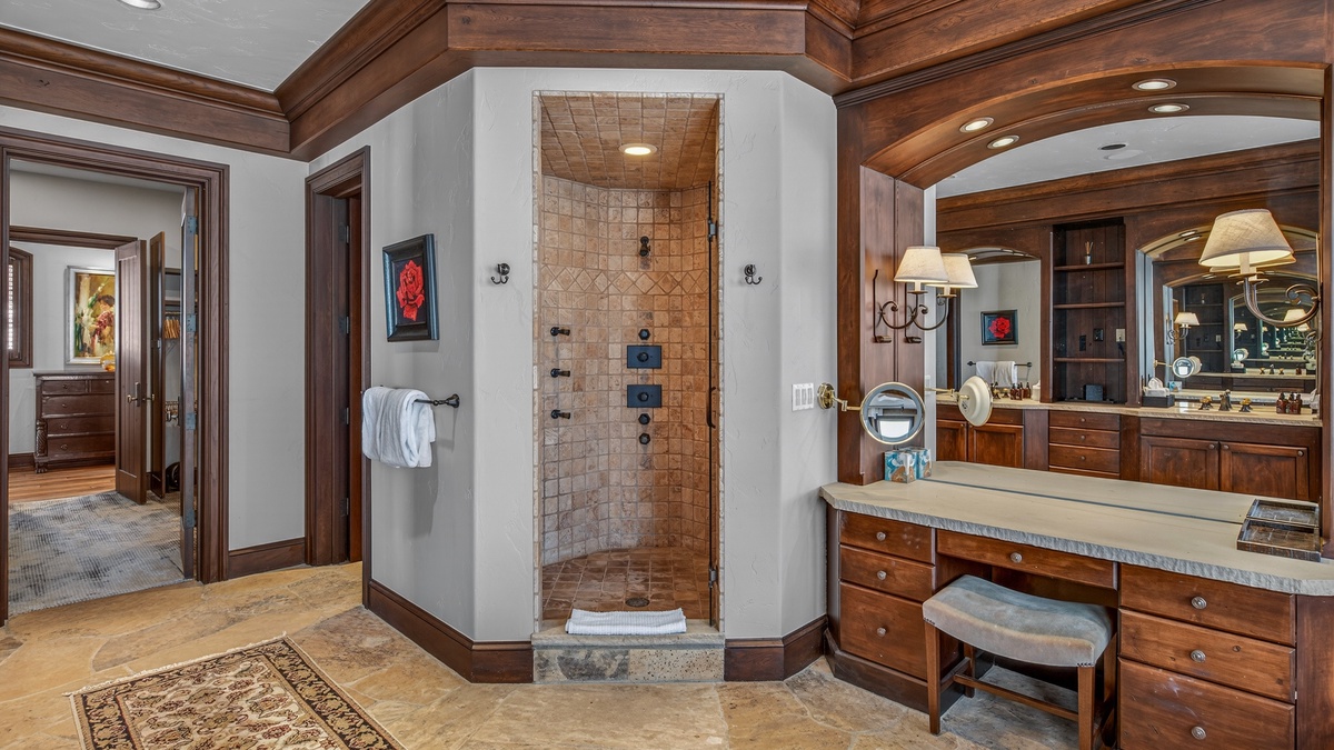 Bedroom 1, Lower Level - Ensuite bathroom with walk in shower