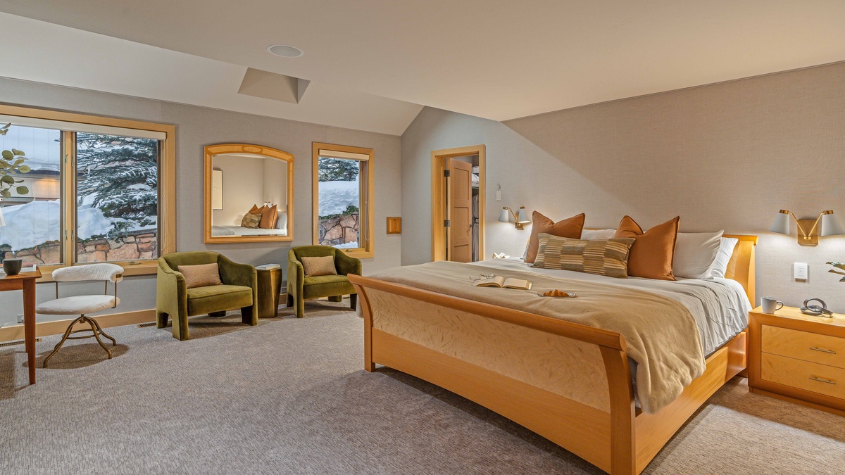 Bedroom 2, Main Level - Secondary king suite on main level with walk-in closet