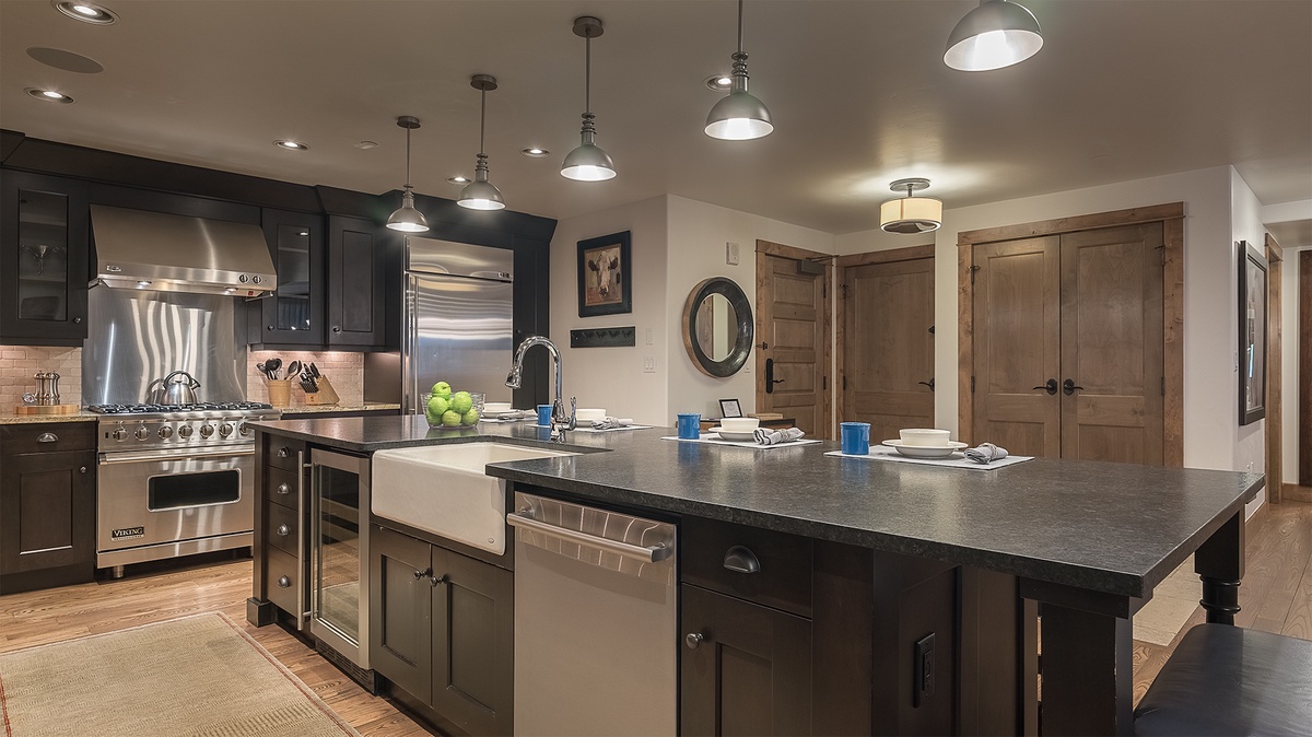 Kitchen, Main Level - Open layout with breakfast bar seating