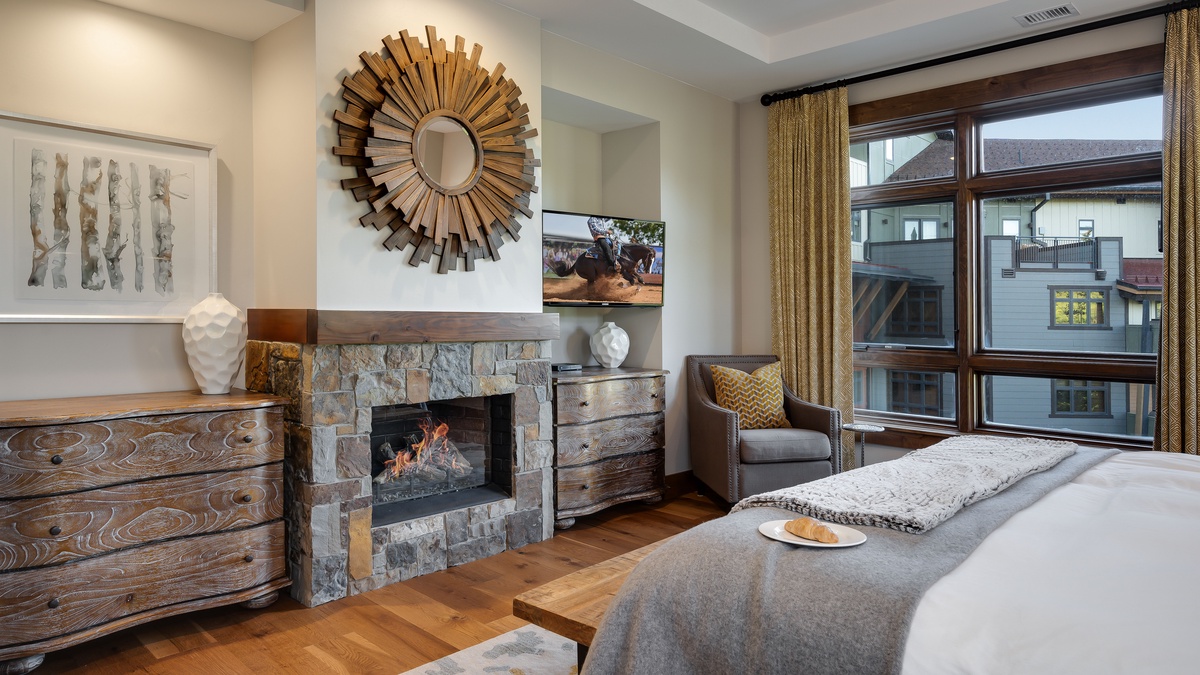 Bedroom 1, Main Level - Primary king suite with fireplace