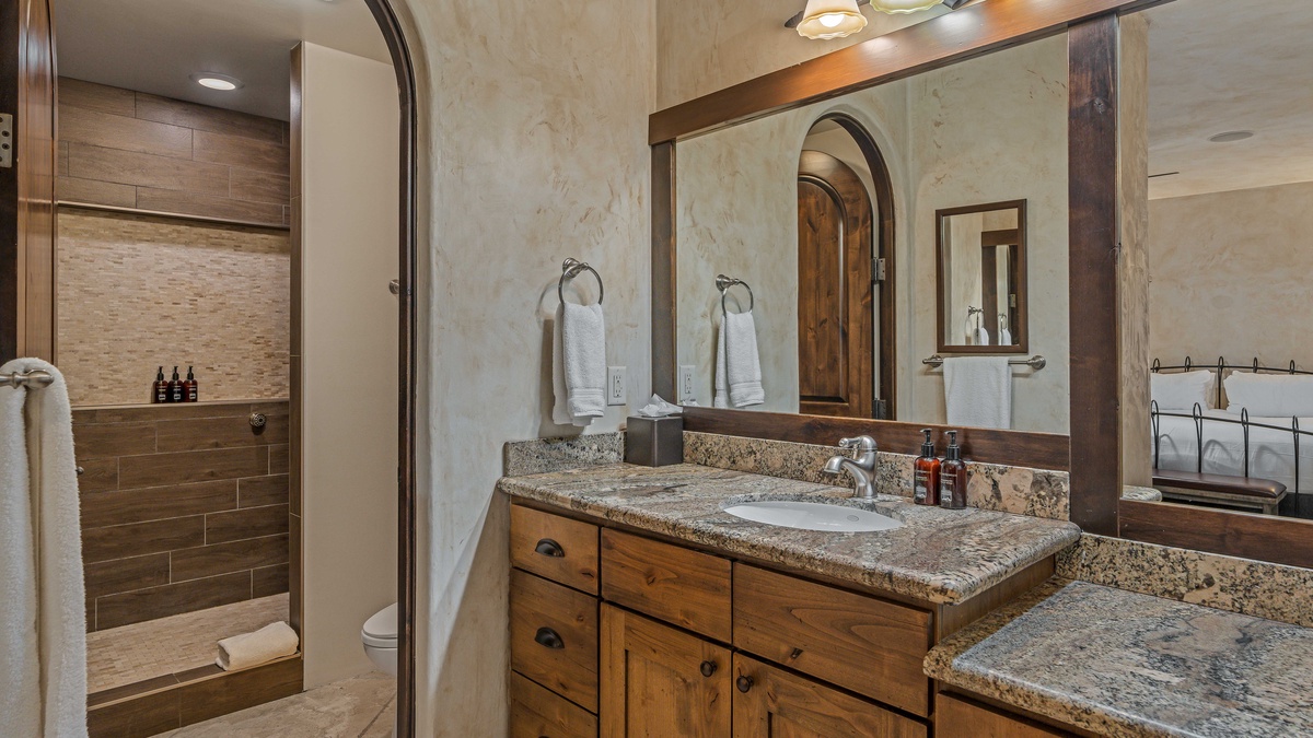 Bedroom 4, Upper Level - King suite 4 ensuite with steam shower