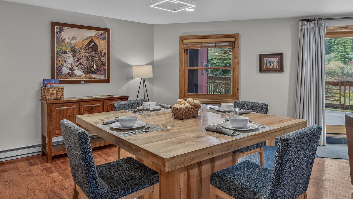 Dining Area, Main Level - Table with seating