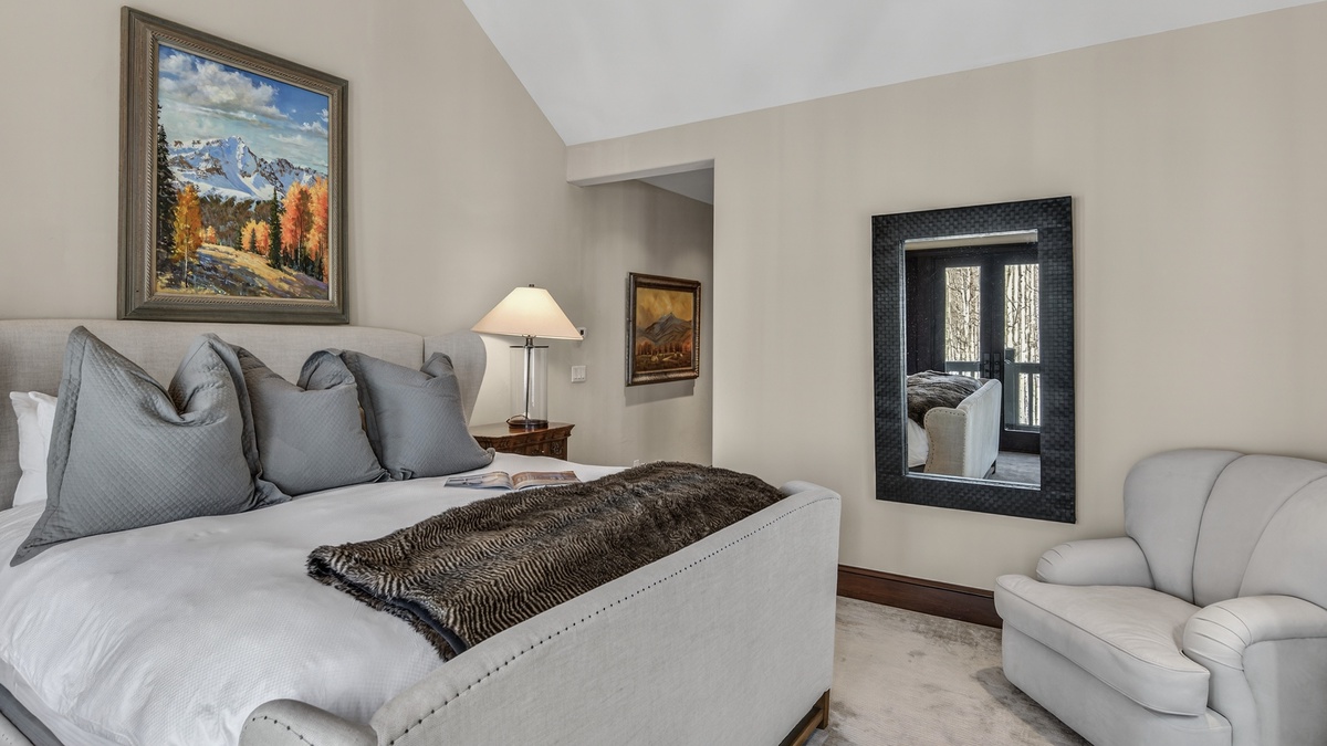 Bedroom 5, Main Level - King bedroom