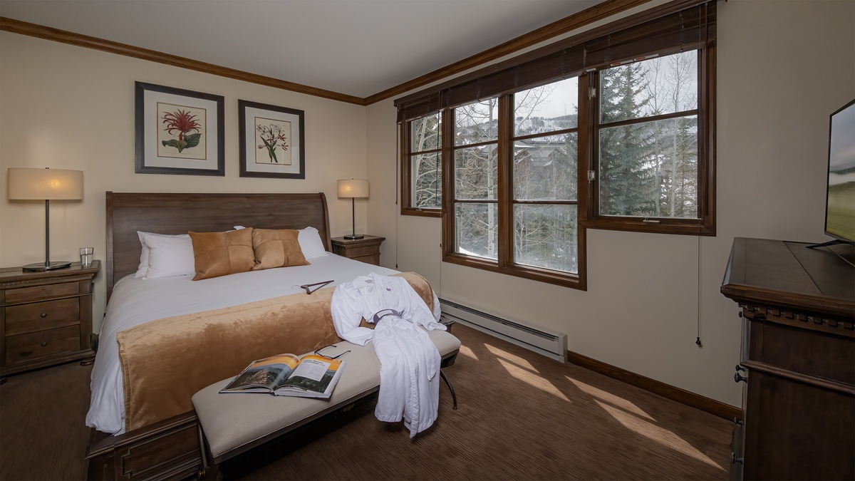 Bedroom 1, Upper Level - Primary bedroom