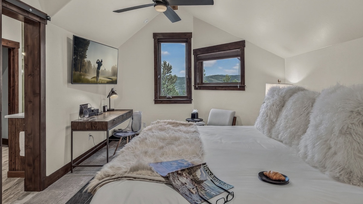 Bedroom 4, Upper Level - King bedroom