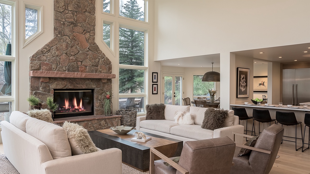 Comfortable Great Room, Main Level - Great for large gatherings