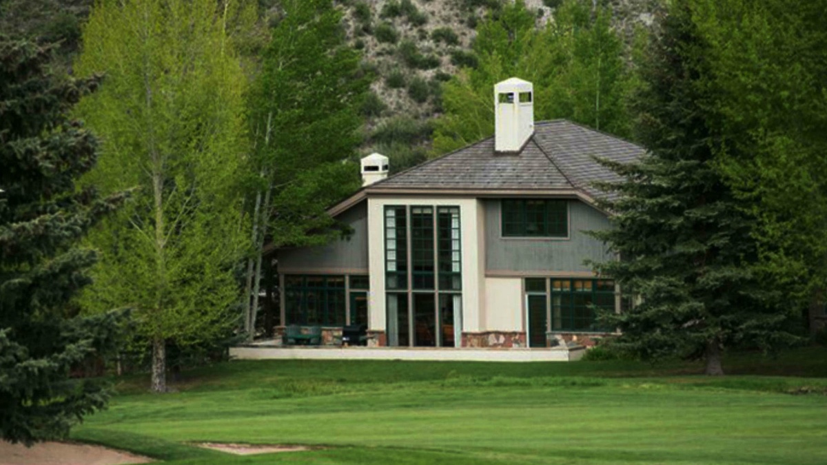Chalet Fairway	