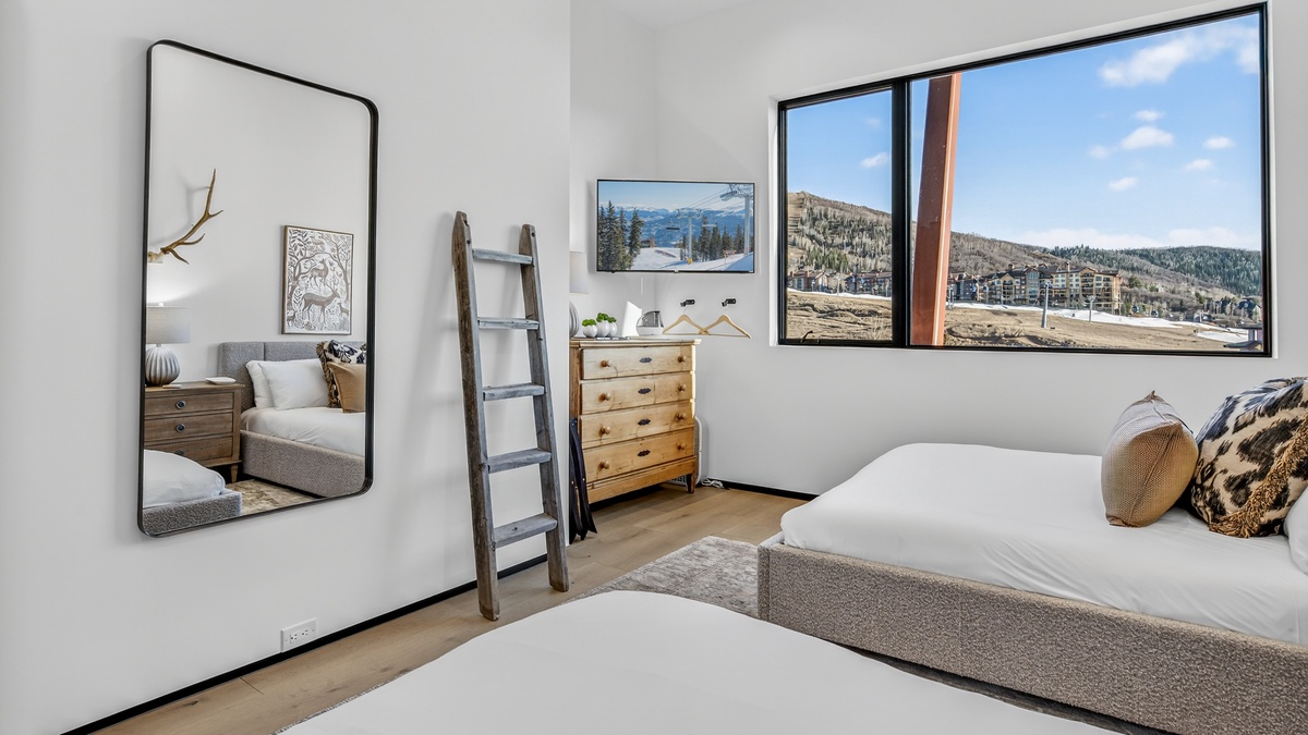 Bedroom 3, Lower Level - Two queen beds