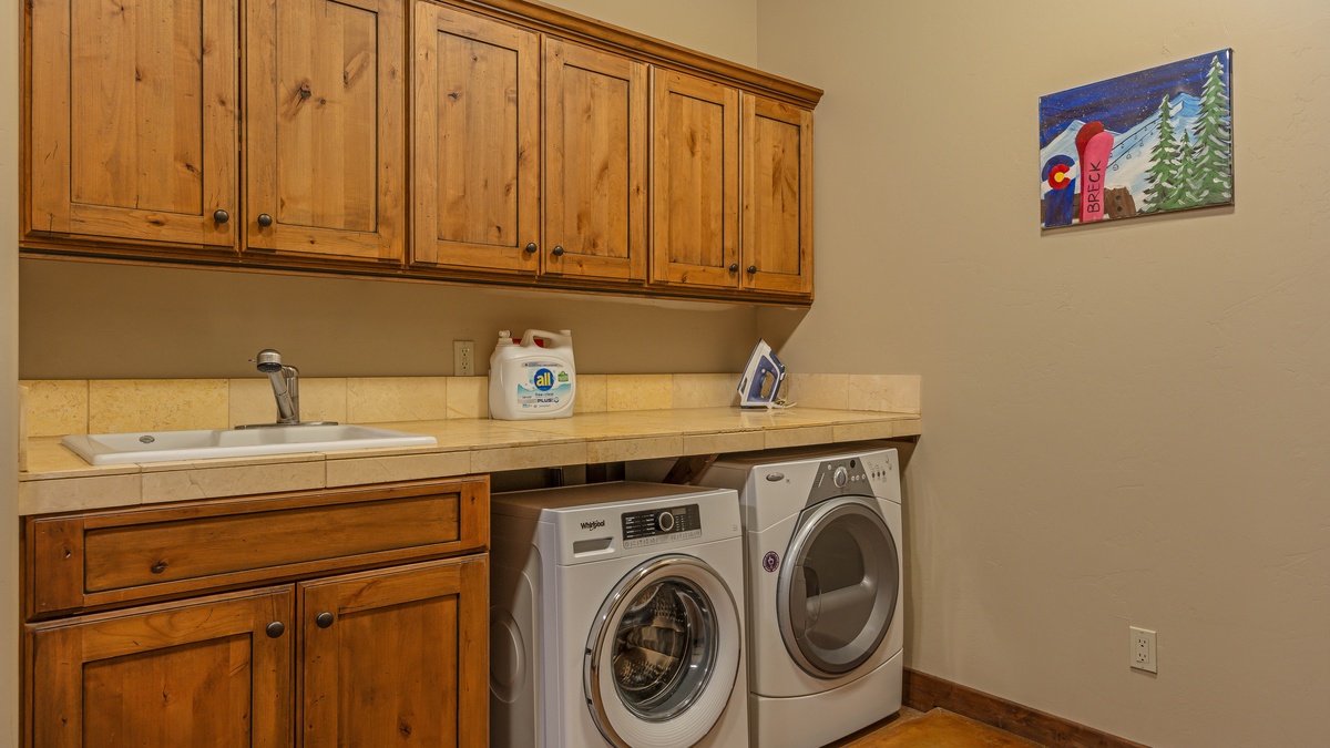 Laundry Room, Lower Level