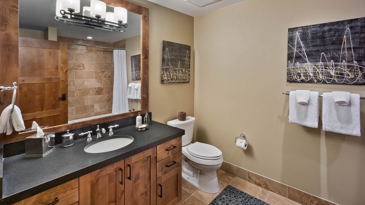 Bedroom 3, Main Level - Ensuite