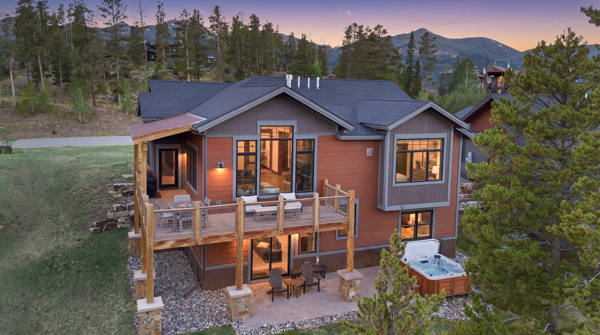 Welcome to Cherrybrook Chalet!