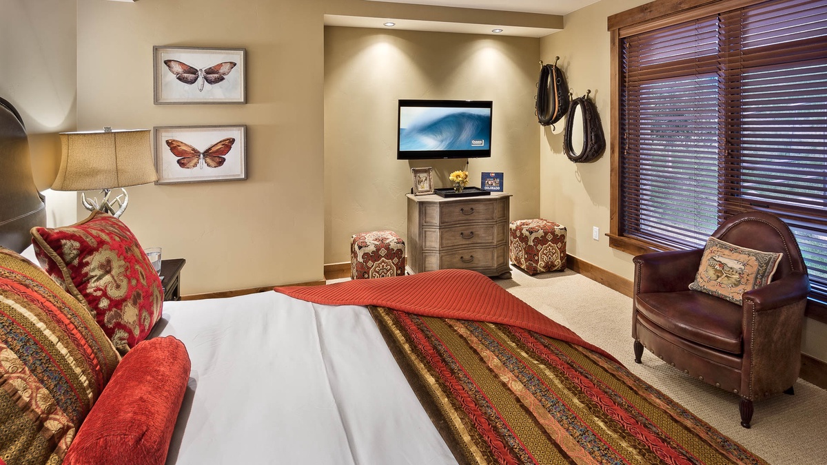 Bedroom 2, Main Level - King suite