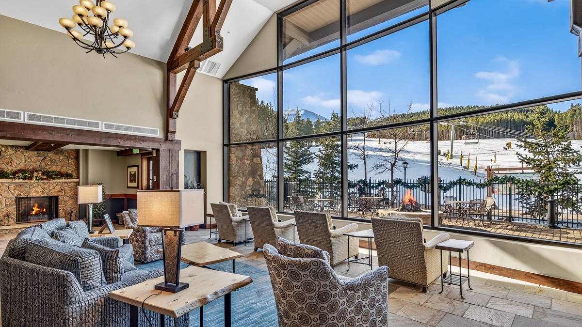 Crystal Peak Lodge: Lounge