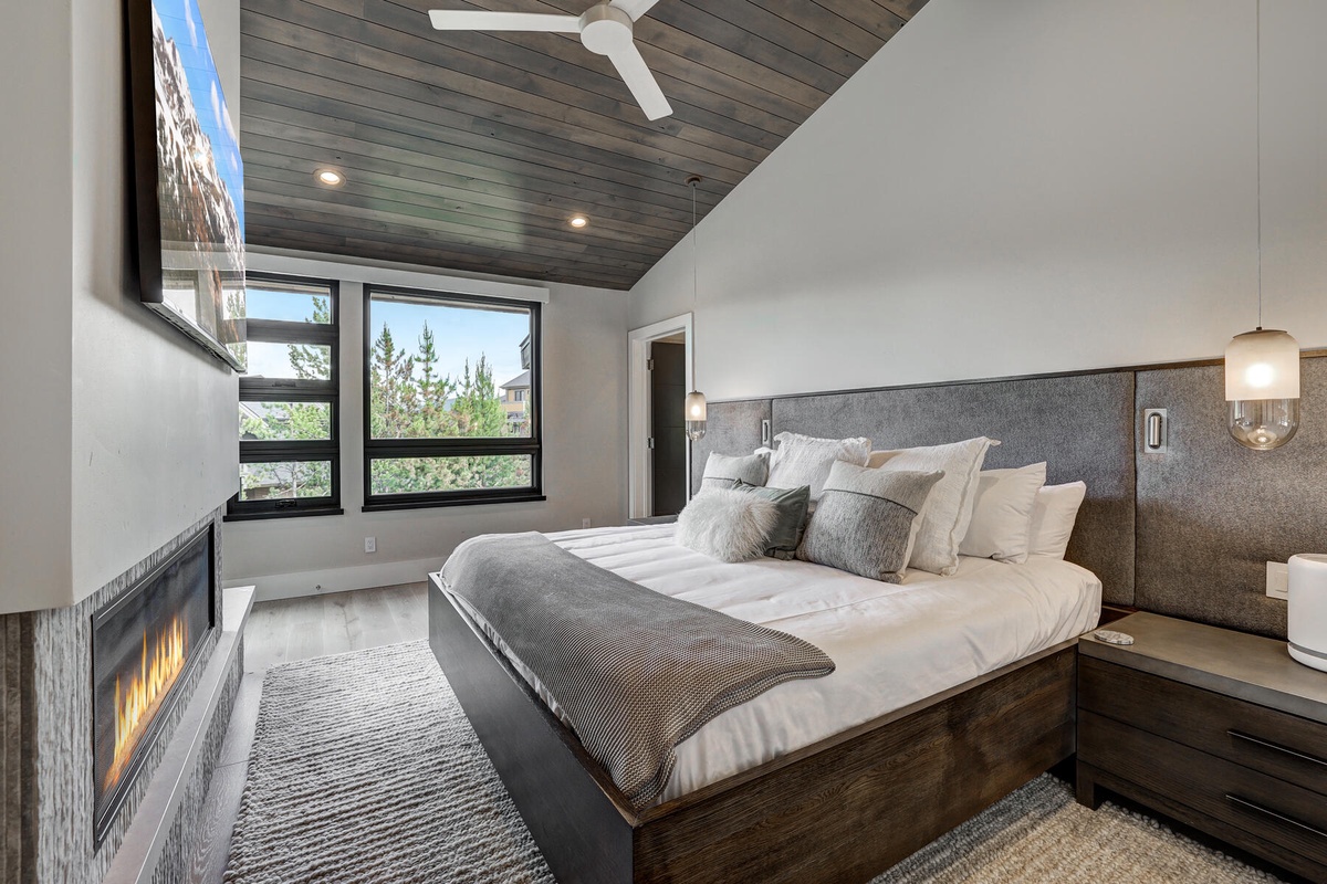 Bedroom 1, Main Level - Primary king with fireplace