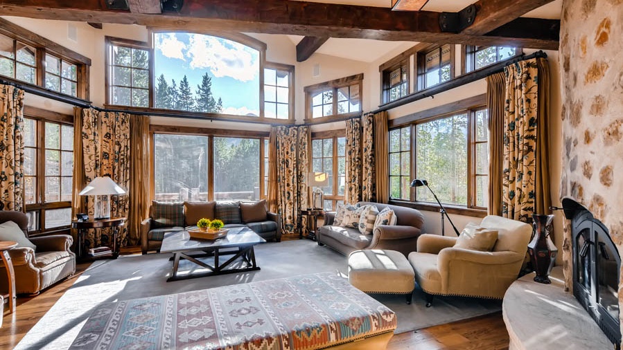 Great room with mountain views