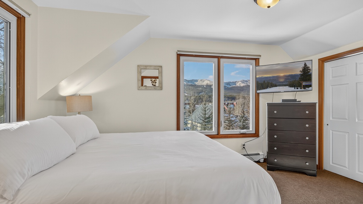 Bedroom 1, Upper Level - King suite