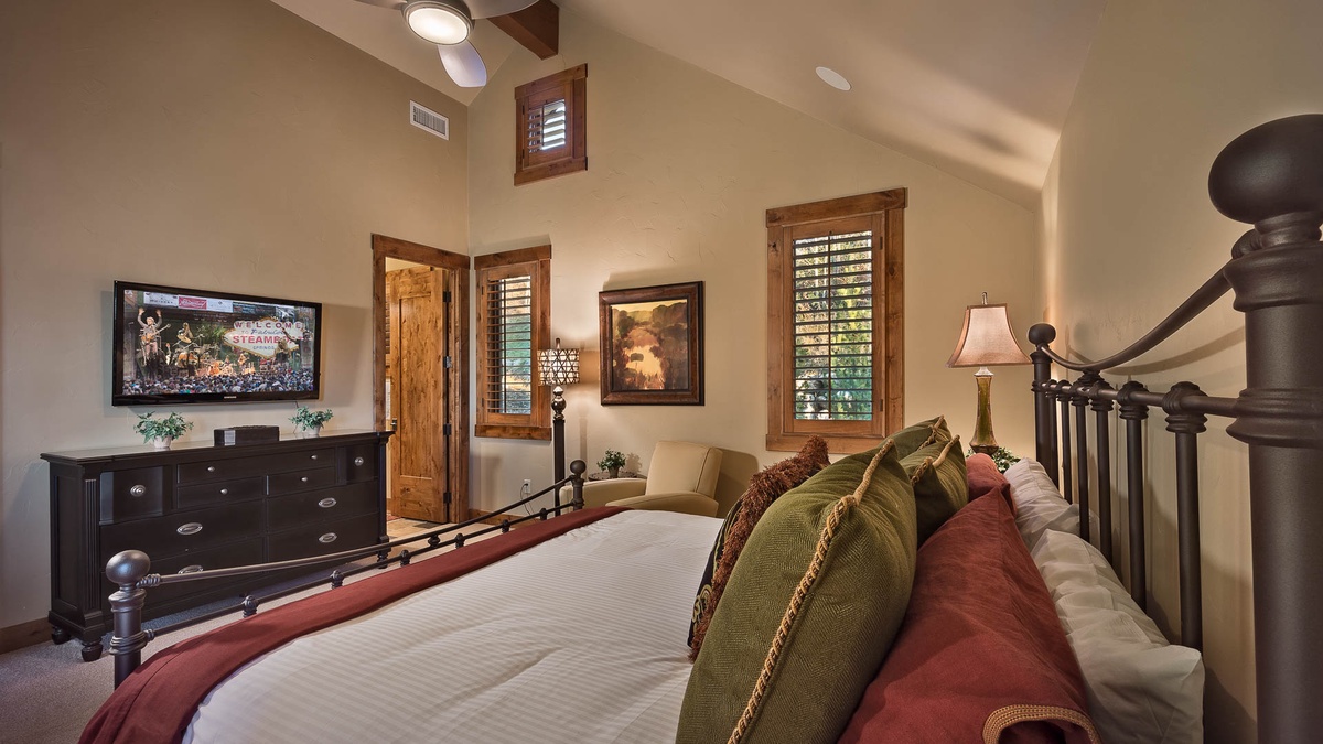 King suite 2, upper level