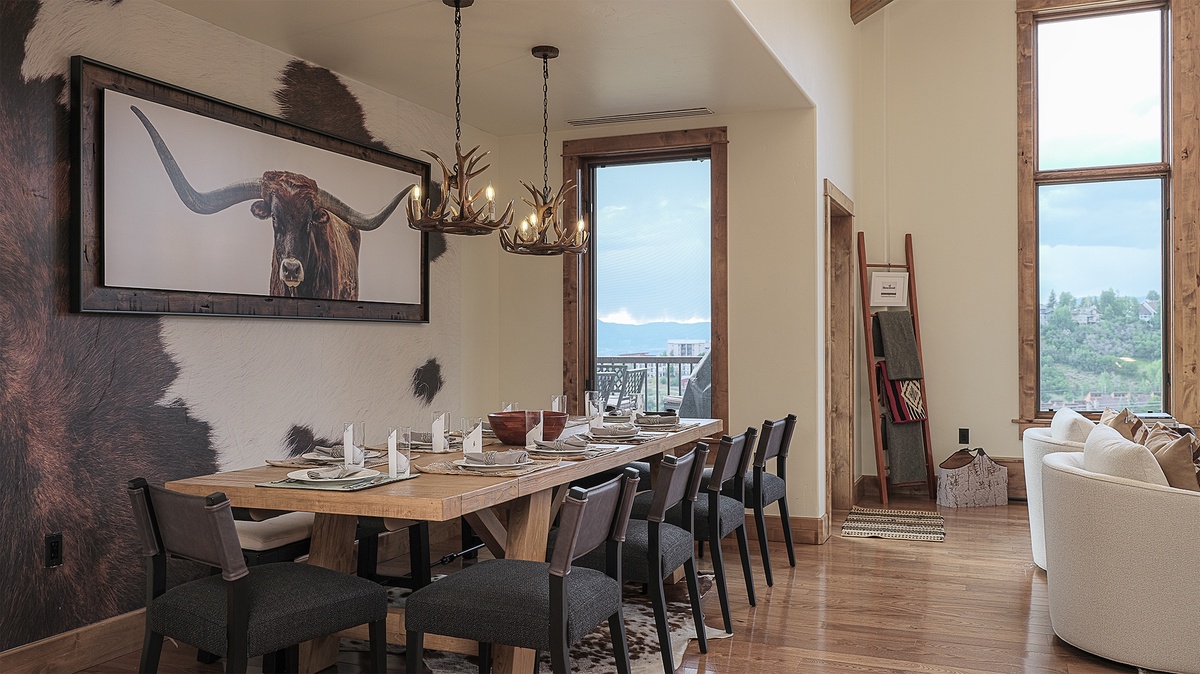 Dining Area, Main Level - Spacious table for gatherings