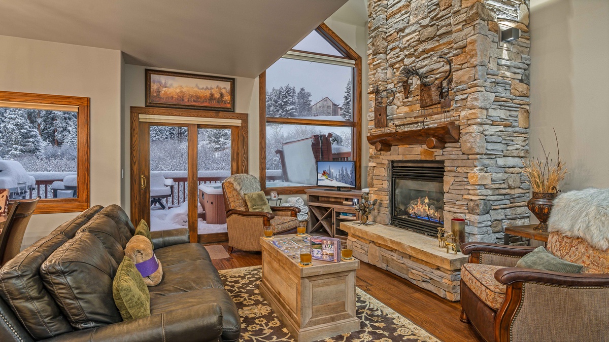 Great room on main level with gas fireplace