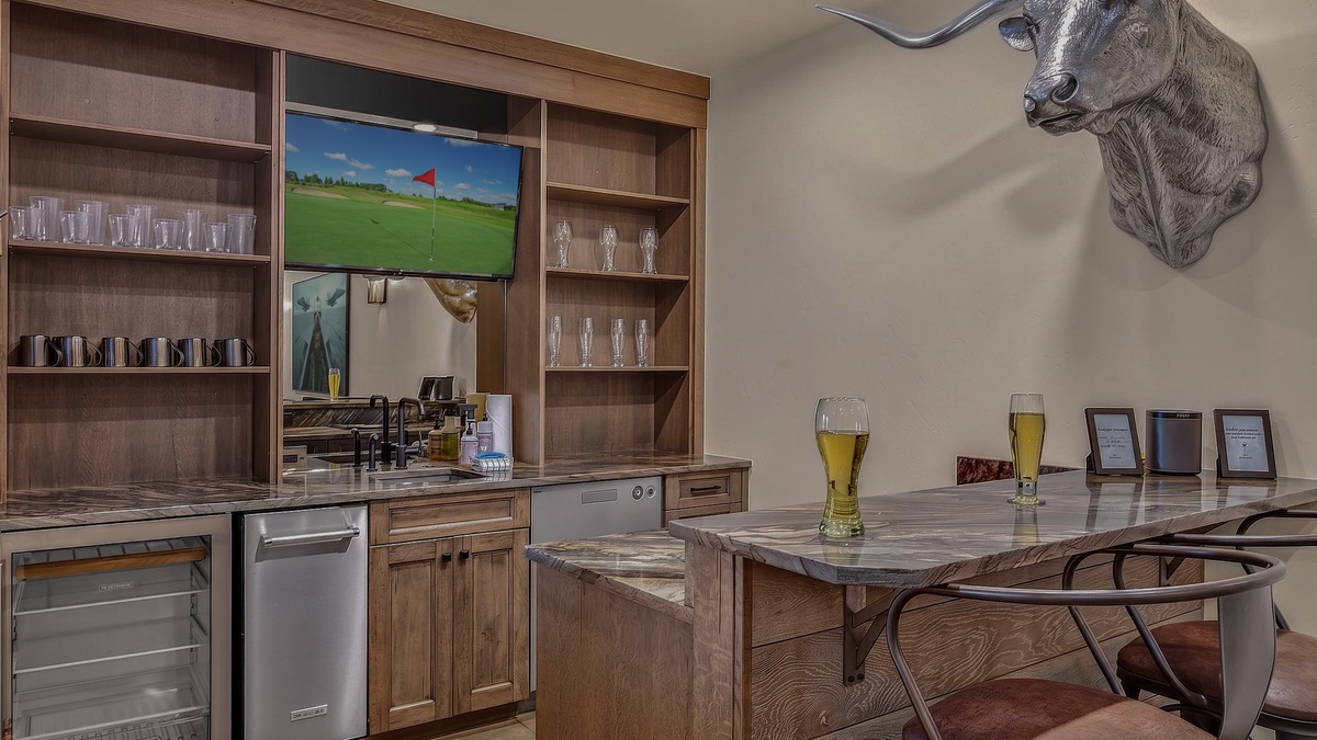 Wet Bar, Lower Level - Bar seating with beverage station