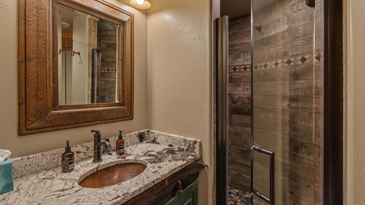 Main Level - Powder bath